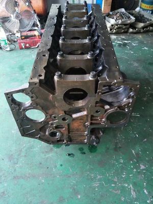 एक्सकेवेटर स्पेयर पार्ट्स Komatsu SAA6D140E-5 इंजन सिलेंडर ब्लॉक के लिए इंजन पार्ट्स